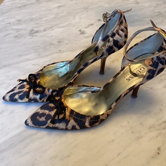 😍GUESS| Leopard kitten heels with ankle strap - Picture 3 of 5
